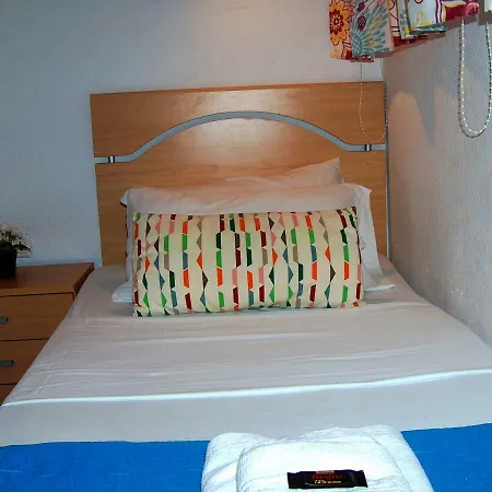 Comfortable Studio By Helloapartments شقة *